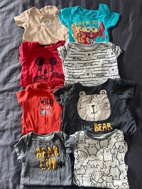 Lot of 8 short sleeve 6-9 months onesies bear and animals and Mickey